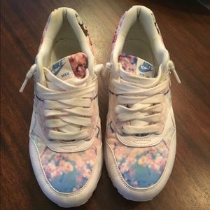 Nike Air Max Cherry Blossom Sneakers
